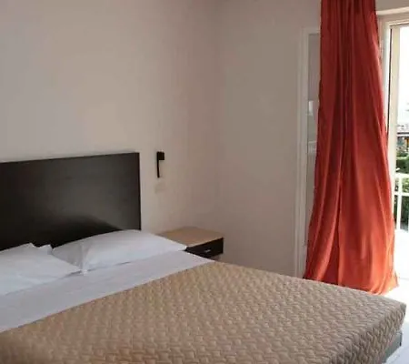 Vela D'oro Hotel 2*
