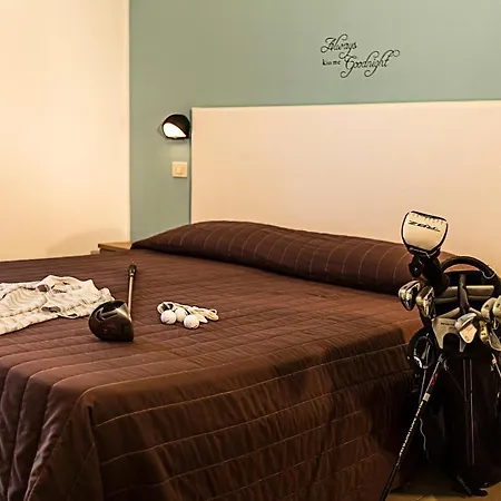 Vela D'oro Отель 2*