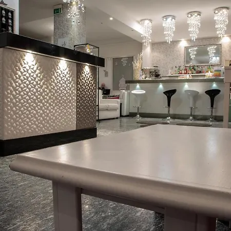 Vela D'oro Hotel 2*