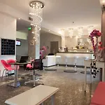 Vela D'oro מלון 2*