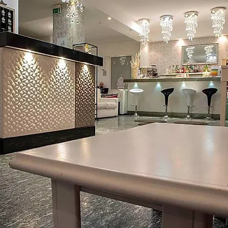Vela D'oro Hotel 2*
